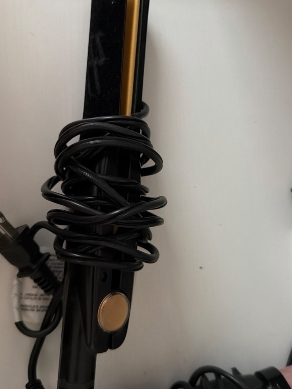 Sleek Black and Gold Hair Straightener - Professional Flat Iron